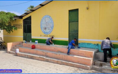 Remozamiento de pintura en Escuela Oficial Urbana de Párvulos Barrio Las Canchitas