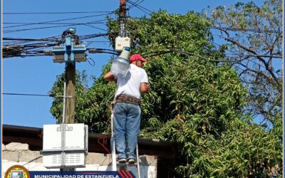 Instalación de nuevas lámparas en un sector del Barrio San Cayetano