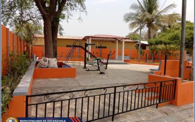 Mantenimiento y remozamiento de pintura de las instalaciones del parque en la aldea El Guayabal