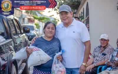 Donación de bolsas de alimentos