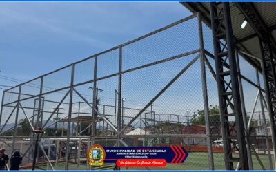 Mejoramiento de alumbrado de las canchas en Aldea Chispán