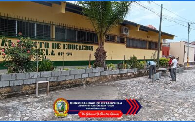 Remozamiento de la jardinera del Instituto INEBOA