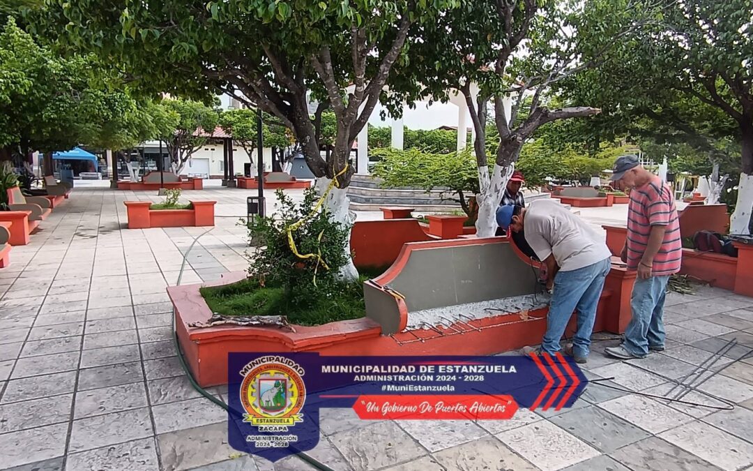 Remozamiento de las bancas y arriates del parque Guatemala