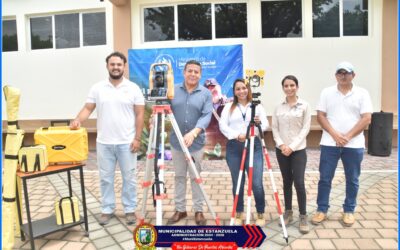 Donación de equipo topográfico moderno