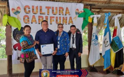 CONALFA entrega reconocimiento a Alcalde Municipal