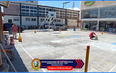 Remozamiento de cancha del parque Guatemala