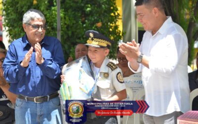 Participación en acto del inicio del mes Patrio