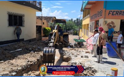 Mantenimiento y reparación de drenajes Barrio el Amate.