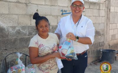 Entrega de víveres COMUSAN