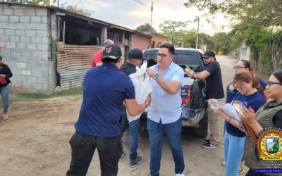 Entrega de víveres Colonia Los Amigos